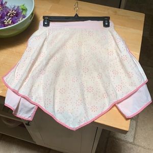 Vintage 1950’s handmade apron with side pockets.